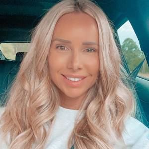 Meet your Posher, Alexandra